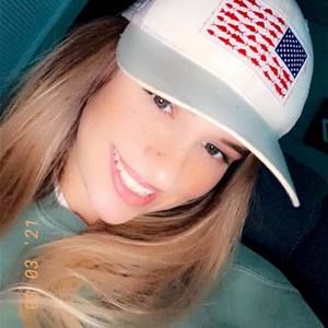 Meet your Posher, Alexis